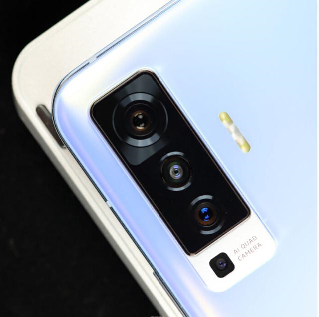 vivo X50机身轻薄 体验俱佳