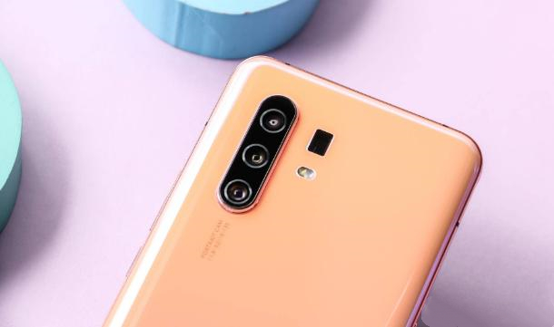 vivo X30 Pro评测：优点亮眼 缺点不容忽视