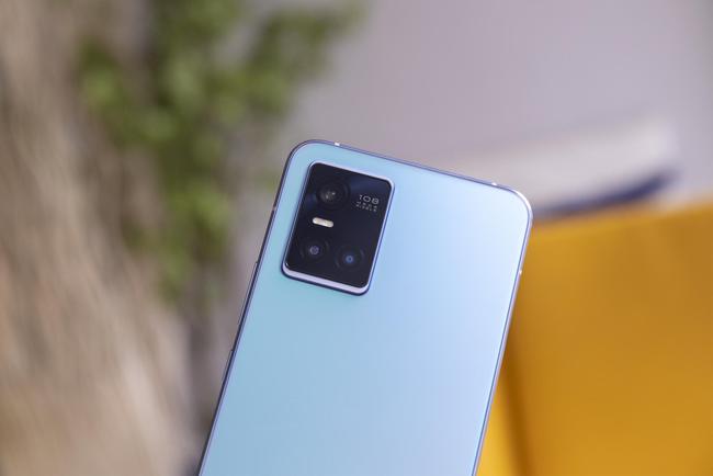 vivo S10 Pro颜值和拍照能力出众 它能成为新一代自拍利器吗